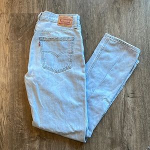 levi’s low pro straight jeans !!